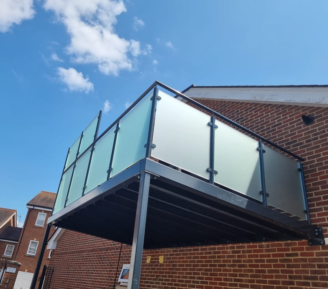 Tapered Walkout Balcony with Privacy Screening [Surrey]