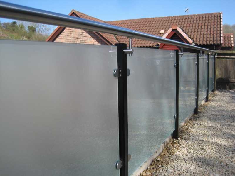 10mm frosted toughened glass screen balustrade