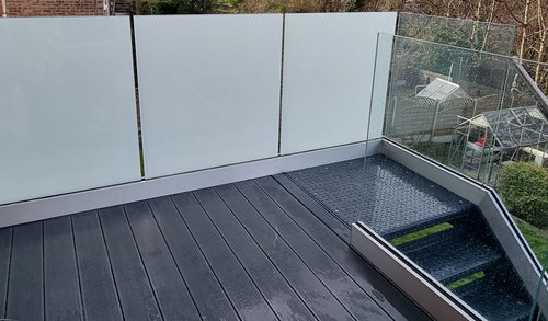 Frosted privacy glass balustrade to a balcony