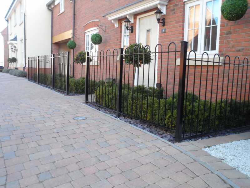 Hoop top steel railings with no spear points
