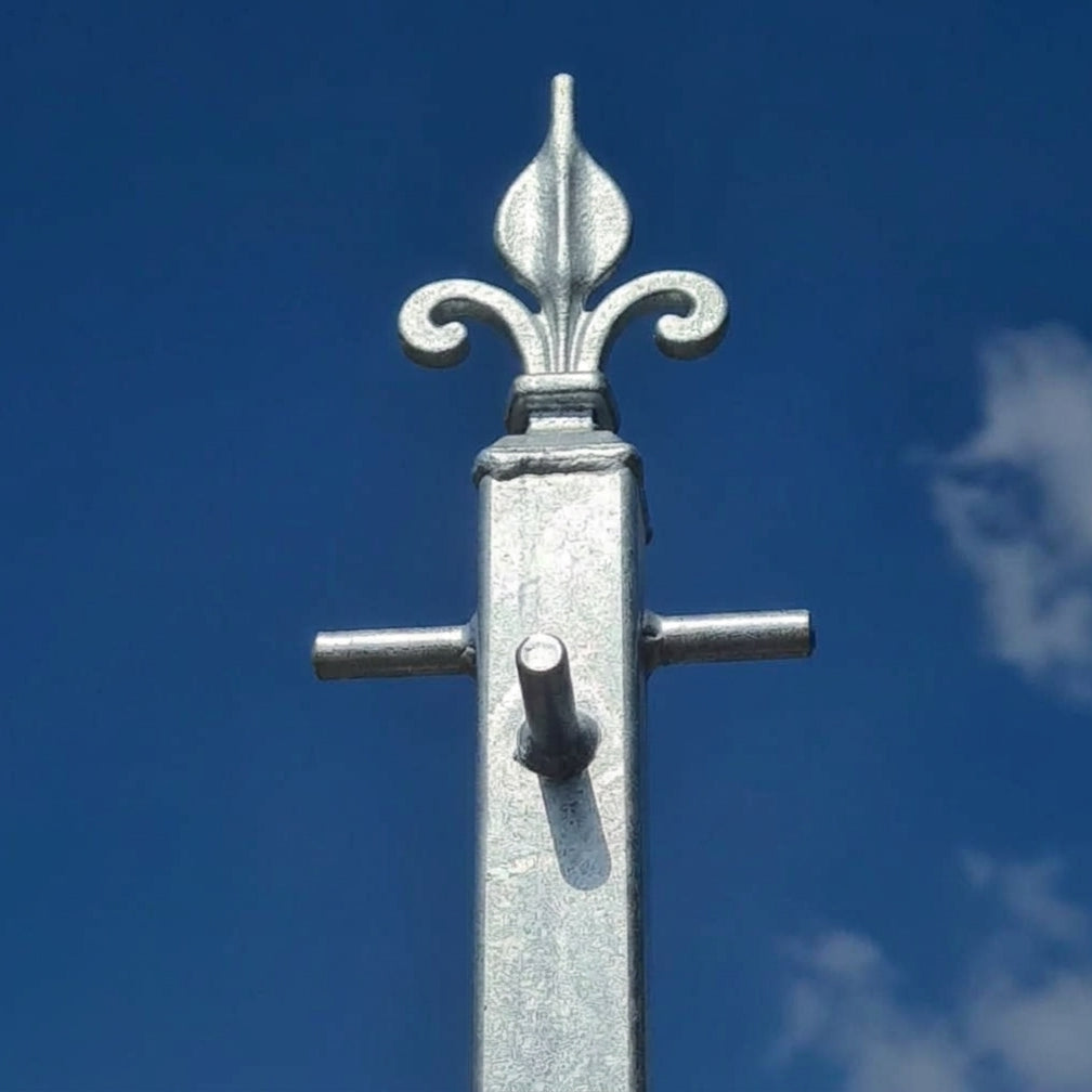 Fleur de lys clothes line pole with the decorative fleur railhead and solid cross pegs