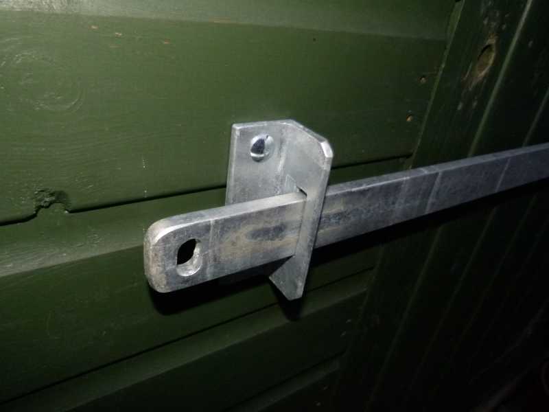 Heavy duty galvanised shed security bar