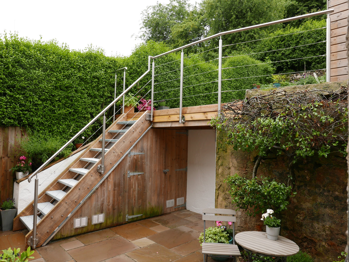Stainless wire rope balustrade to a balcony
