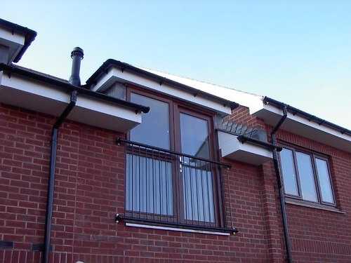 Yale galvanised metal Juliet balcony with 12mm infill bars and 42mm handrails